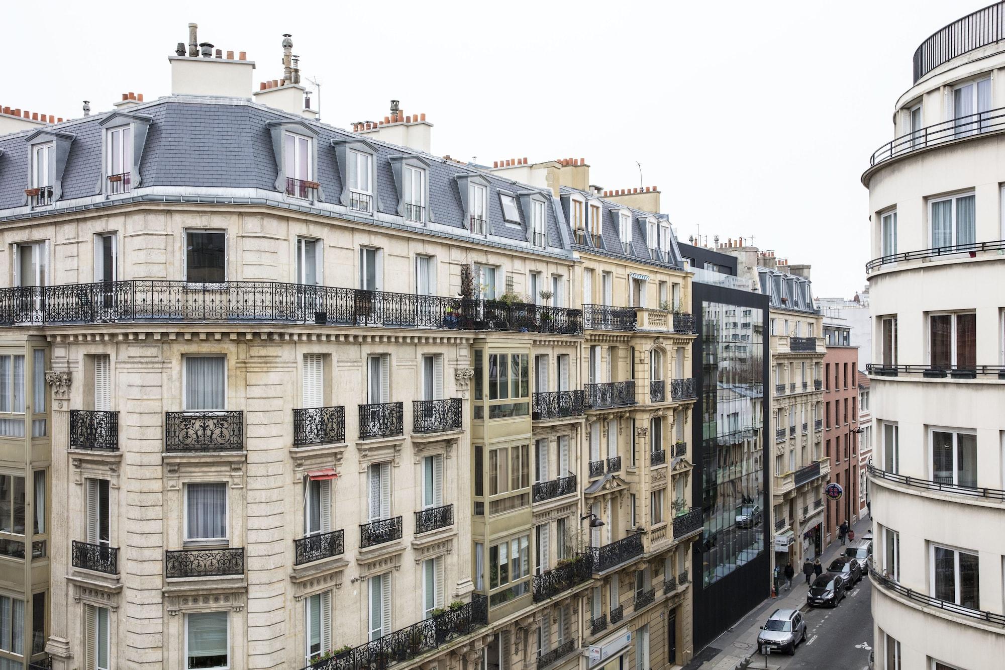 Yllen Eiffel Hotel París