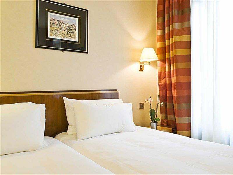 Yllen Eiffel Hotel Parijs